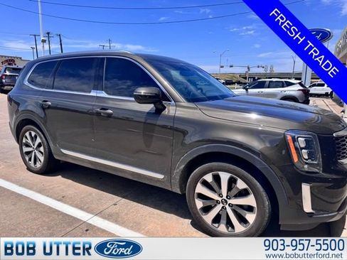 Used 2021 Kia Telluride EX w/ EX Premium Package FWD image 2