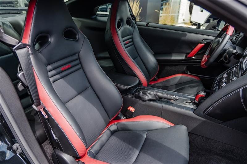 Used 2015 Nissan GT-R Black Edition AWD/4WD image 37