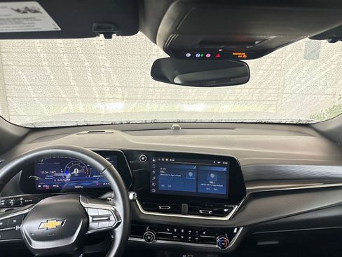 Used 2025 Chevrolet Equinox LT image 33