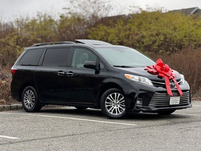 Used 2018 Toyota Sienna XLE