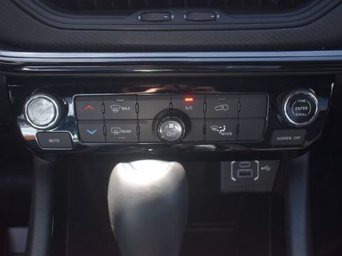 Used 2025 Jeep Compass Latitude w/ Altitude Special Edition AWD/4WD image 28