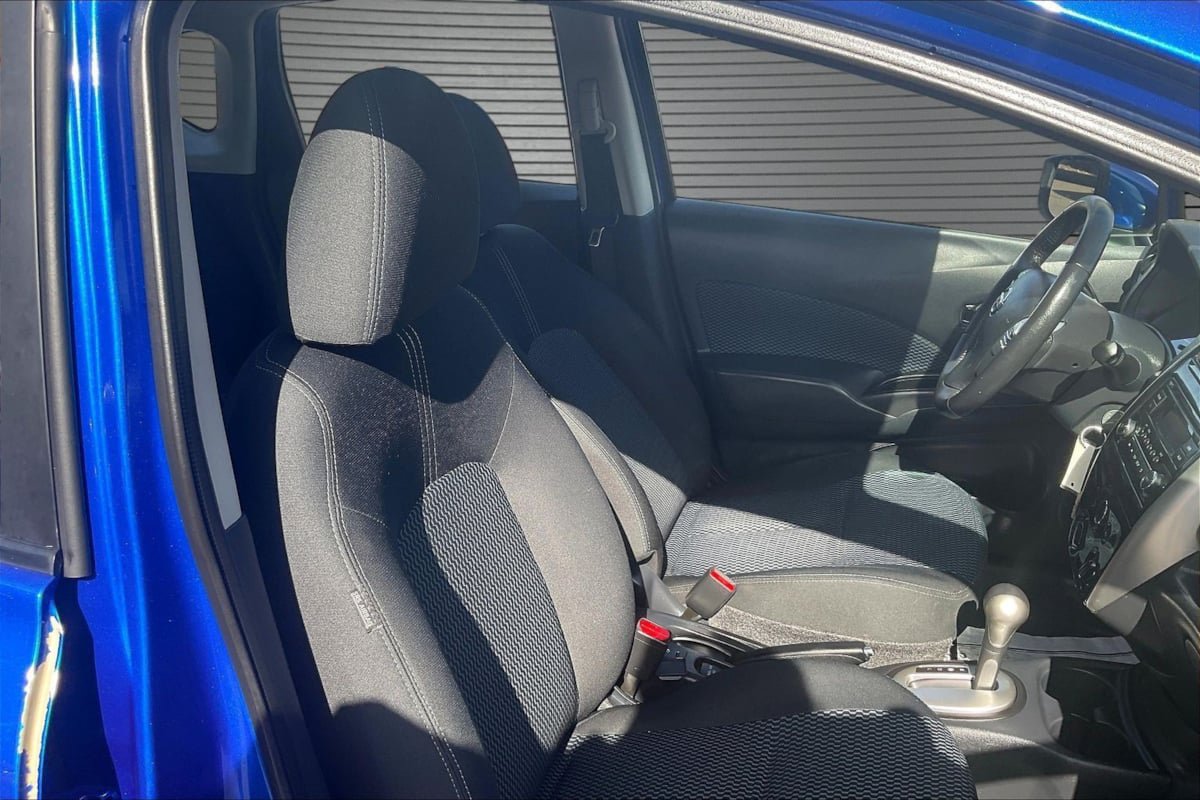 Used 2015 Nissan Versa Note SV FWD image 29