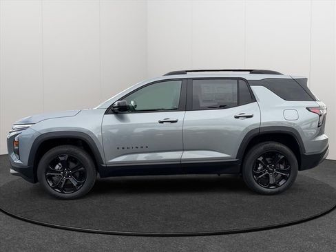 New 2026 Chevrolet Equinox LT w/ Midnight Edition FWD image 2