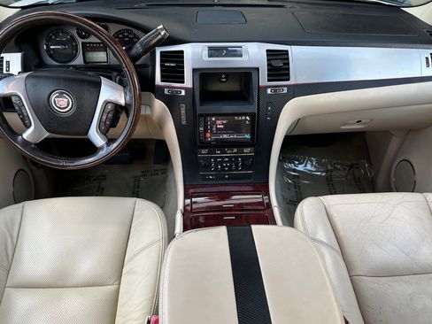 Used 2007 Cadillac Escalade AWD w/ Information Package image 15