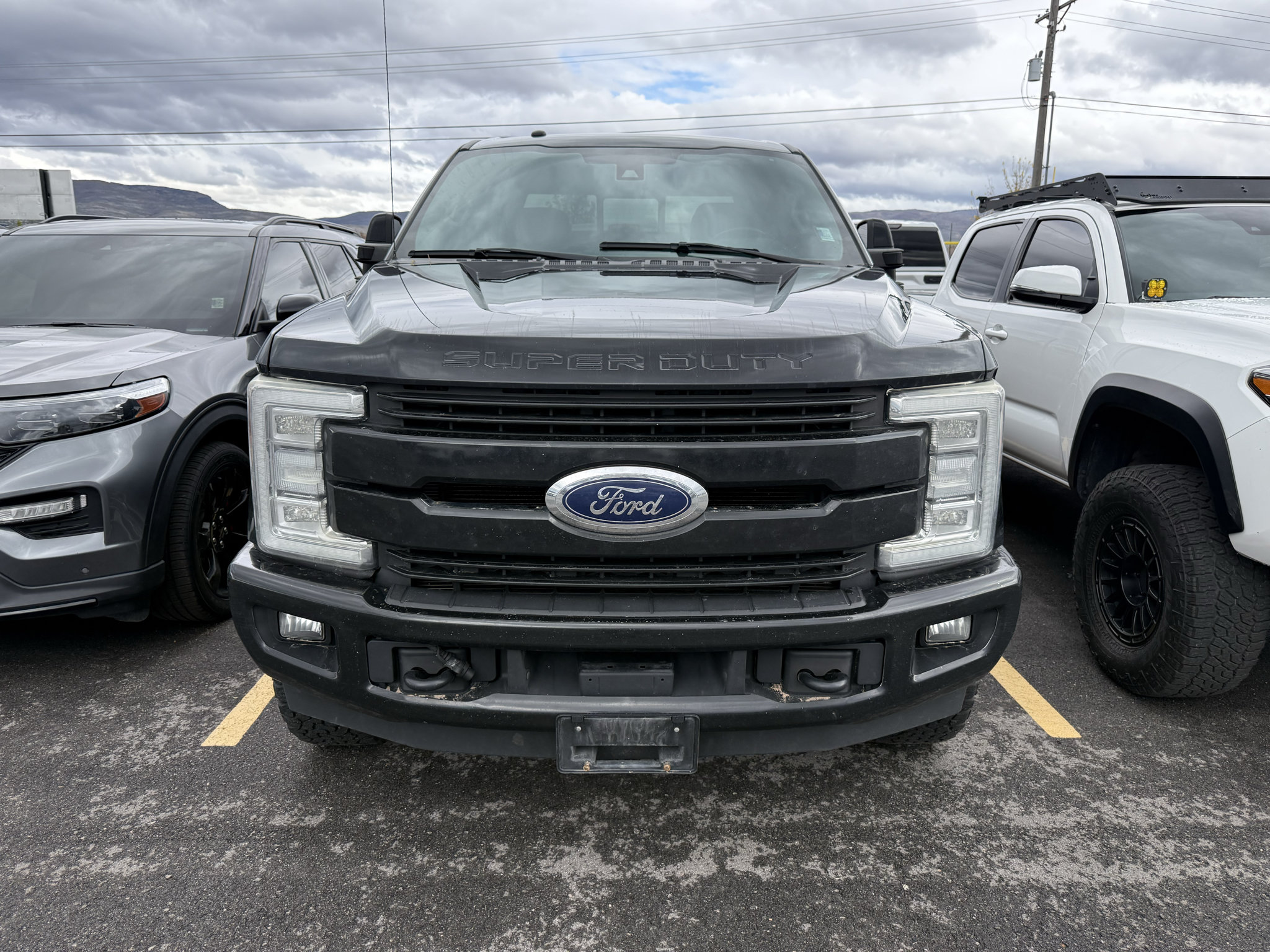 Used 2017 Ford F350 Lariat w/ Lariat Ultimate Package AWD/4WD image 2