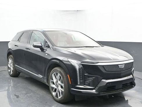 New 2025 Cadillac Optiq Luxury 1 w/ LPO, Floor Liner Package image 2