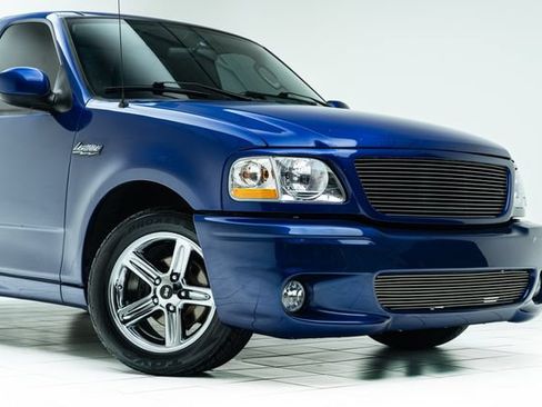 Used 2003 Ford F150 Lightning RWD image 4