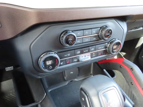 Used 2023 Ford Bronco Heritage Edition AWD/4WD image 29