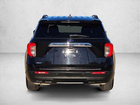 Used 2022 Ford Explorer XLT image 7