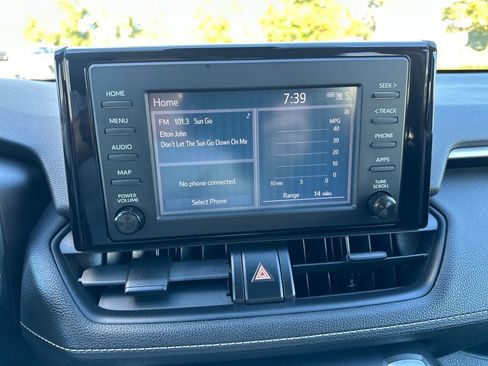 Used 2019 Toyota RAV4 LE image 19