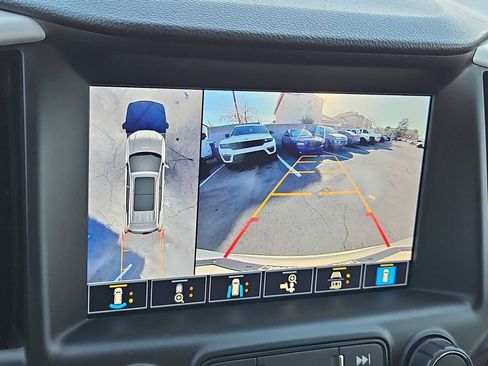 Used 2022 GMC Terrain SLT w/ Tech Package image 29