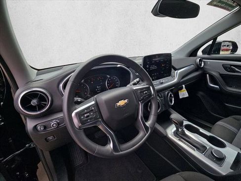 Used 2025 Chevrolet Blazer LT FWD image 10