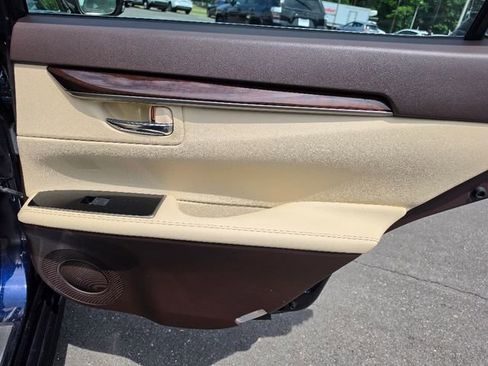 Used 2016 Lexus ES 350 w/ Navigation System Package FWD image 16