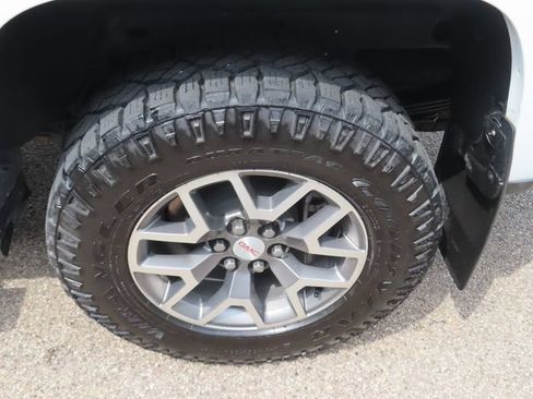 Used 2022 GMC Canyon AT4 w/ Trailering Package AWD/4WD image 16