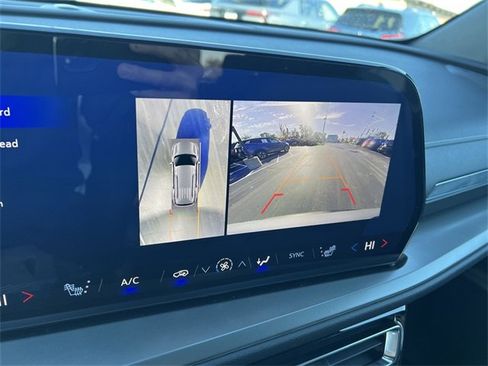 Certified 2024 Chevrolet Traverse LT w/ Trailering Package image 21