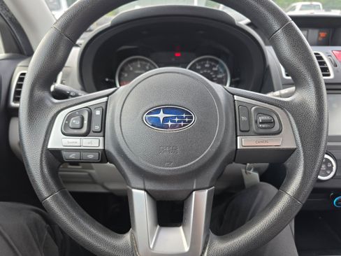 Used 2018 Subaru Forester 2.5i AWD/4WD image 12
