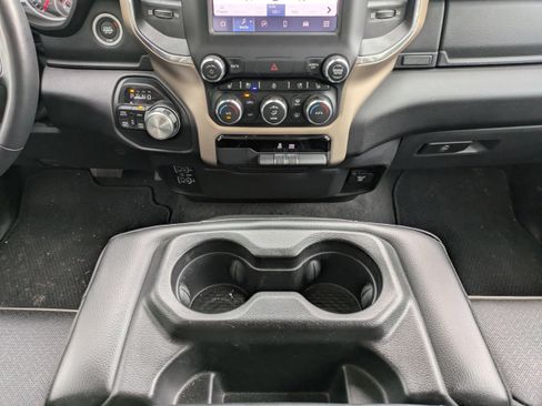 Used 2022 RAM 1500 Laramie AWD/4WD image 16