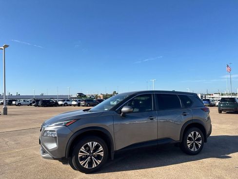 Certified 2023 Nissan Rogue SV FWD image 12