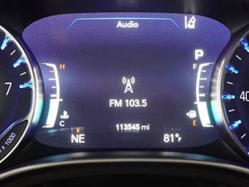 Used 2019 Chrysler Pacifica Touring-L Plus FWD image 16