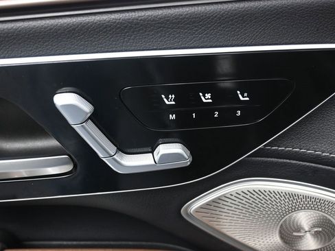 Used 2023 Mercedes-Benz EQS 580 4MATIC SUV image 13