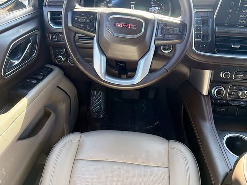 Used 2024 GMC Yukon SLT image 18