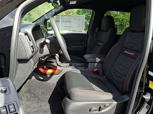 New 2026 Nissan Frontier PRO-4X w/ Tow Package AWD/4WD image 6