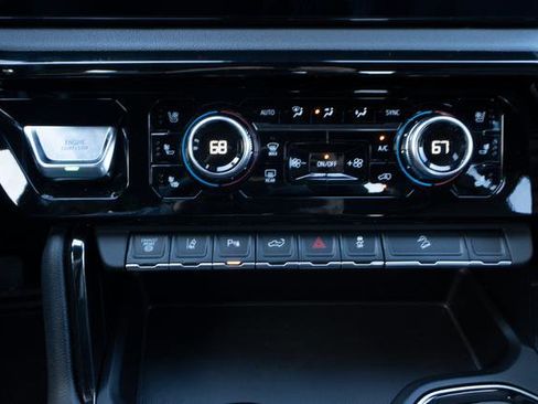 Used 2024 GMC Sierra 2500 AT4 w/ AT4 Premium Plus Package image 26