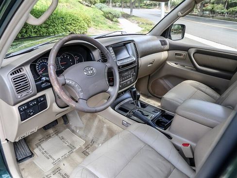 Used 2003 Toyota Land Cruiser image 29