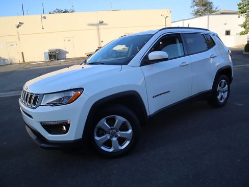 Used 2018 Jeep Compass Latitude image 14