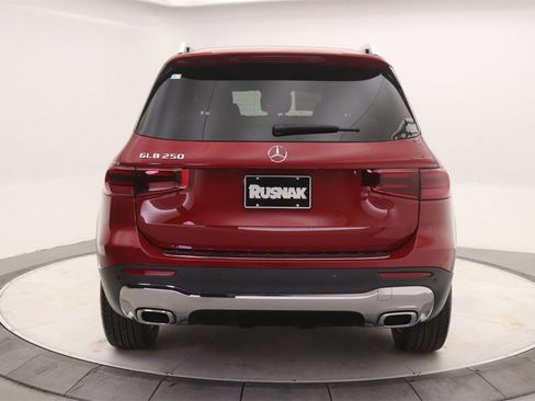 New 2026 Mercedes-Benz GLB 250 image 3