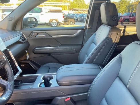 New 2026 GMC Acadia Elevation image 13