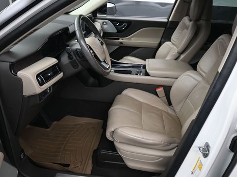 Used 2022 Lincoln Aviator Reserve w/ Equipment Group 201A image 5