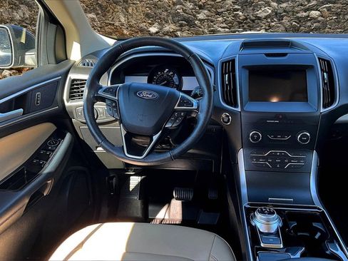 Used 2020 Ford Edge SEL image 5