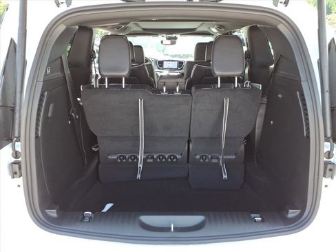 New 2027 Chrysler Pacifica Limited AWD/4WD image 15