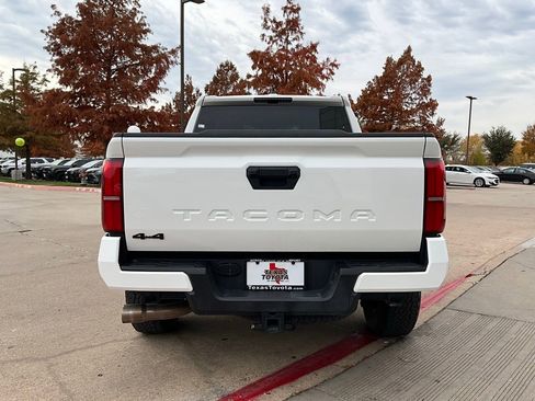 Used 2025 Toyota Tacoma TRD Off-Road image 7