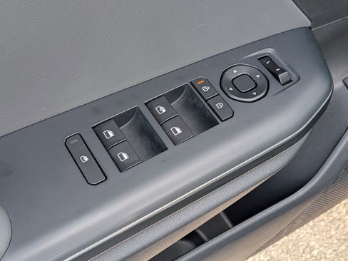 Used 2025 Kia K4 LXS image 13