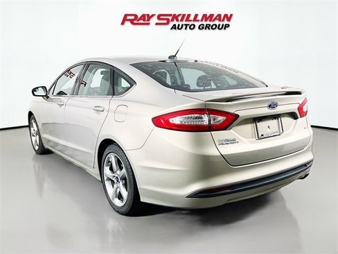 Used 2015 Ford Fusion SE w/ Equipment Group 201A image 5