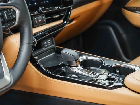 Used 2025 Lexus NX 350 image 24