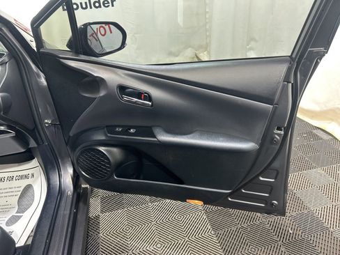 Used 2018 Toyota Prius Prime Plus image 11