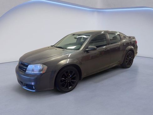 Used 2014 Dodge Avenger SE w/ Blacktop Package FWD image 3