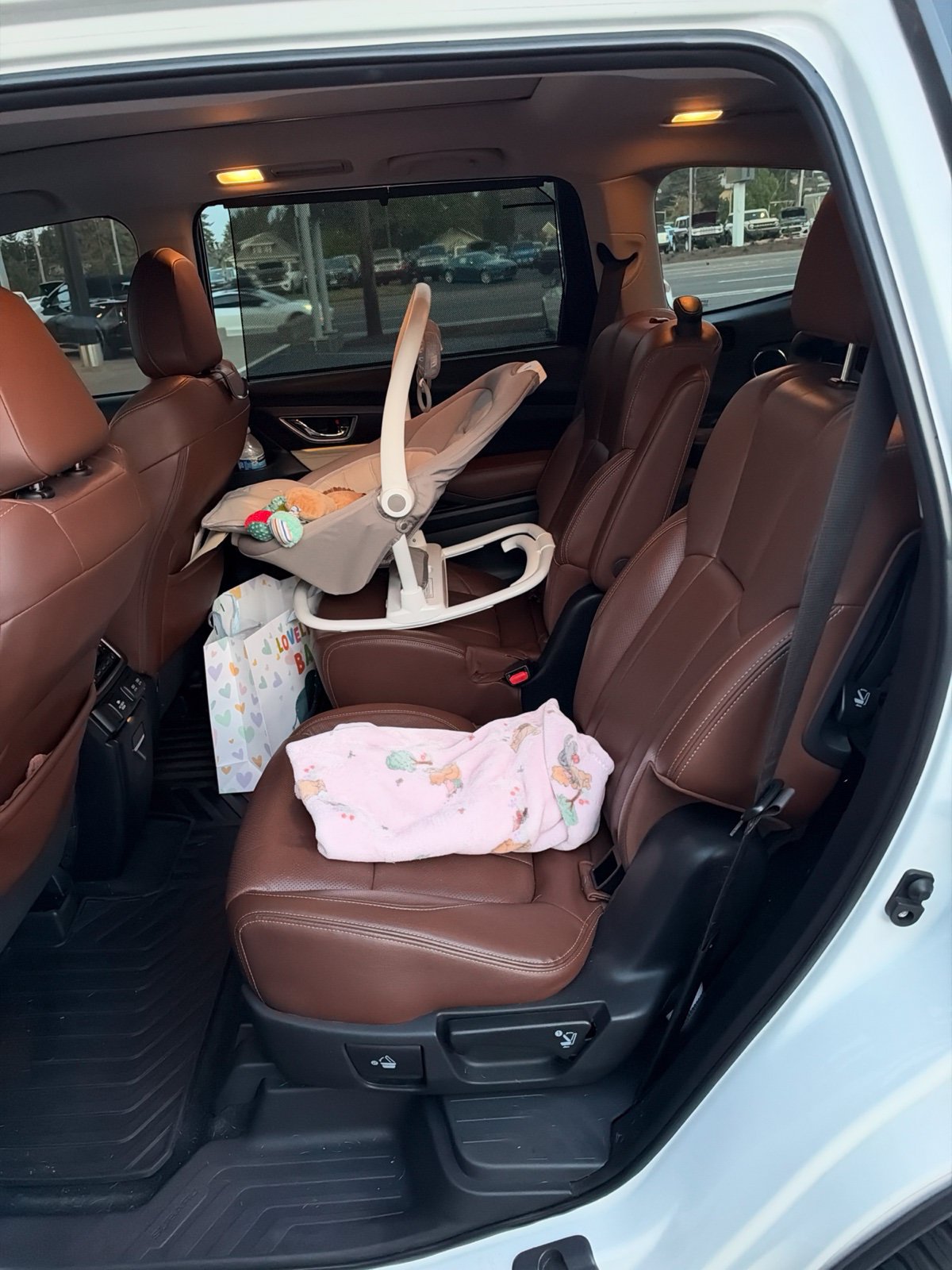 Used 2019 Subaru Ascent Touring w/ Popular Package #3 AWD/4WD image 9