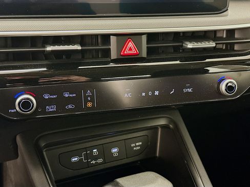 Used 2025 Kia K5 LXS image 23