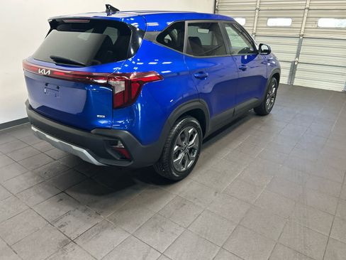 Used 2024 Kia Seltos LX AWD/4WD image 3