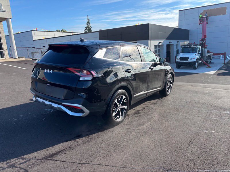 Certified 2024 Kia Sportage EX FWD image 8
