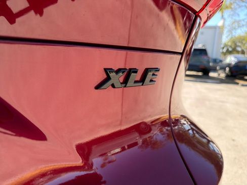 Used 2024 Toyota Venza Nightshade image 10