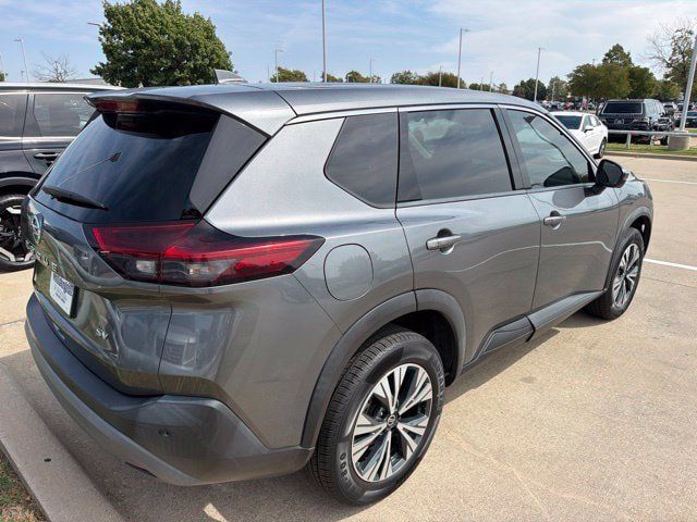 Used 2021 Nissan Rogue SV FWD image 3