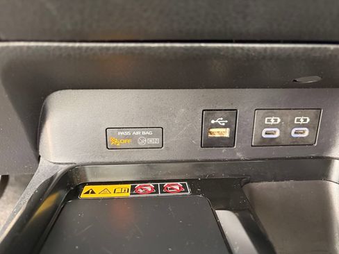 Used 2025 Toyota Camry LE FWD image 23