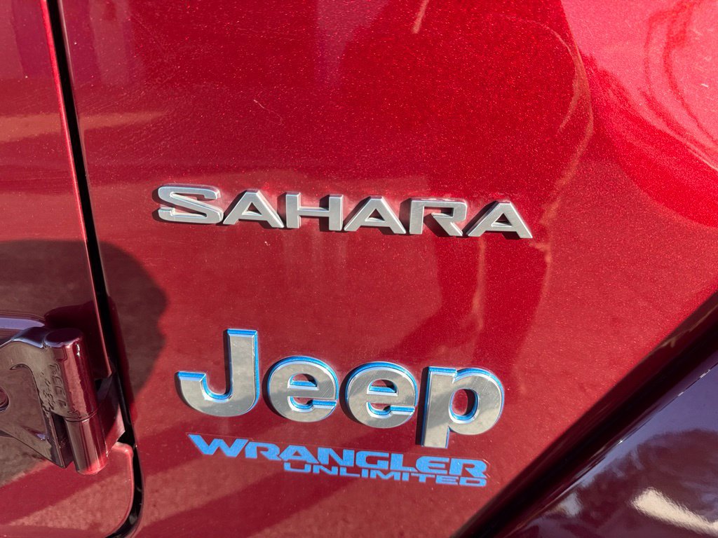 Used 2021 Jeep Wrangler Unlimited Sahara w/ Cold Weather Group AWD/4WD image 40