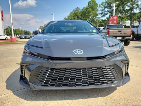 Used 2026 Toyota Camry SE w/ Multimedia Upgrade Package FWD image 4