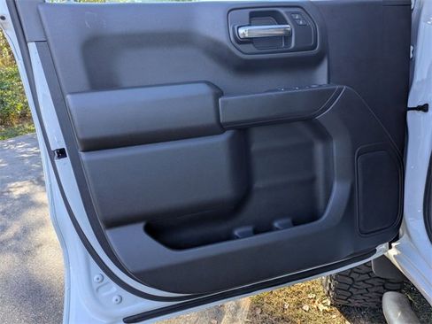 Used 2021 Chevrolet Silverado 1500 Custom image 9